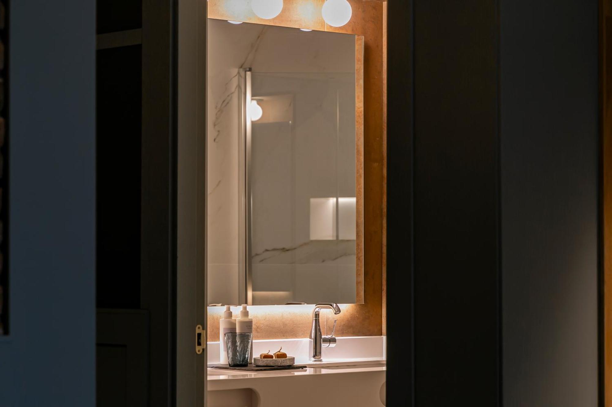 Hotel La Pau 4 Sup Barcelona Ngoại thất bức ảnh