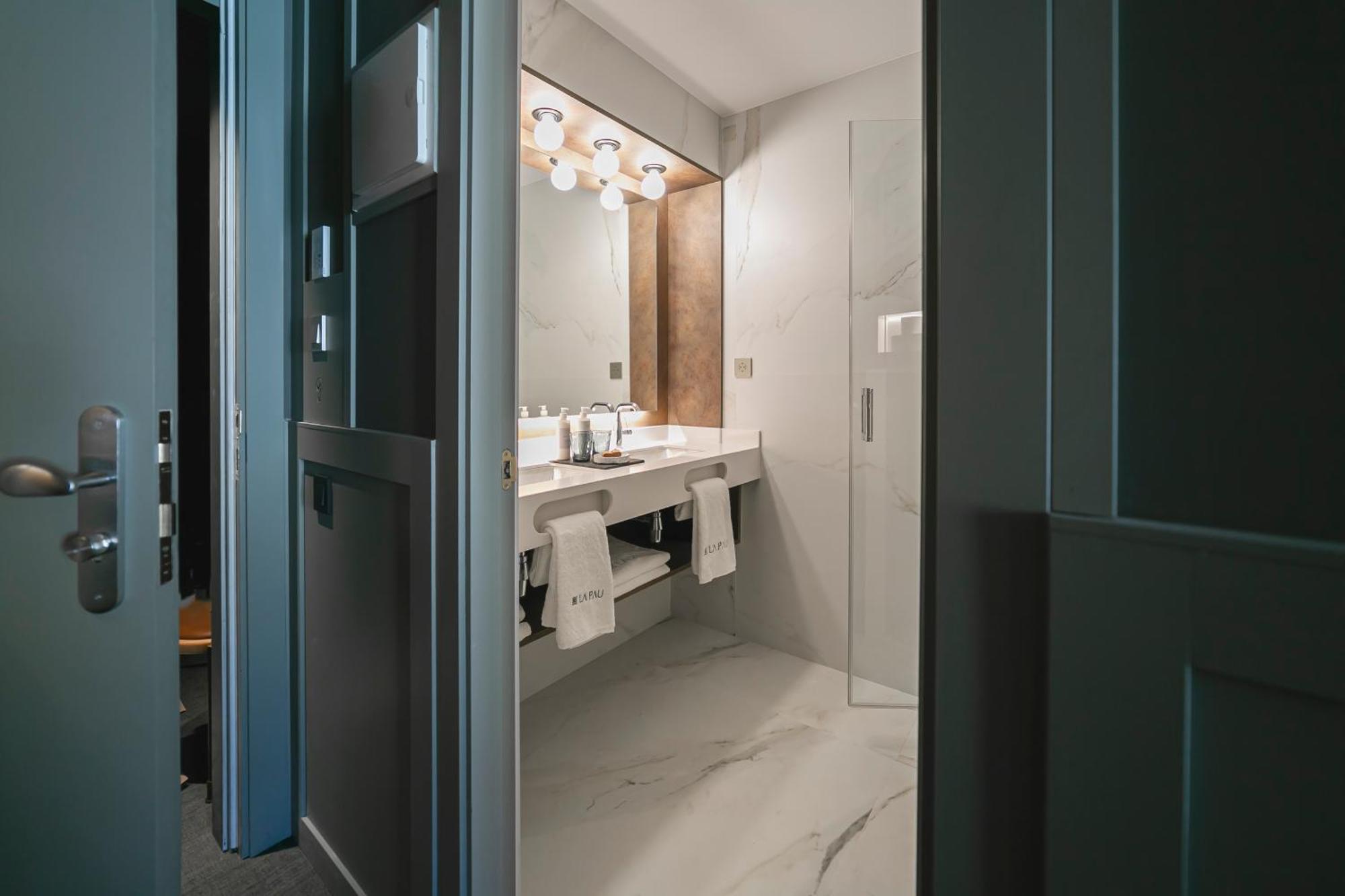 Hotel La Pau 4 Sup Barcelona Ngoại thất bức ảnh