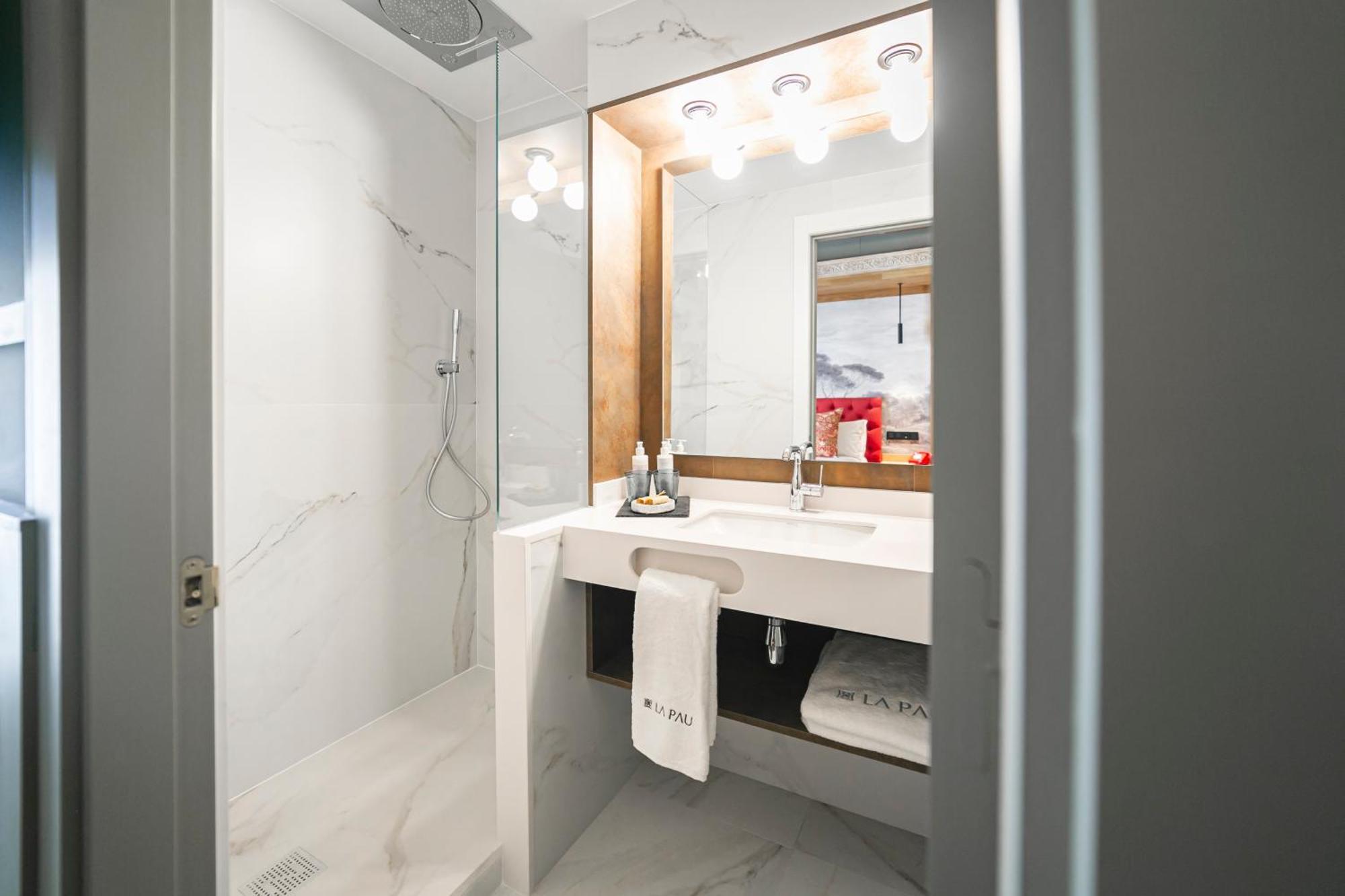 Hotel La Pau 4 Sup Barcelona Ngoại thất bức ảnh