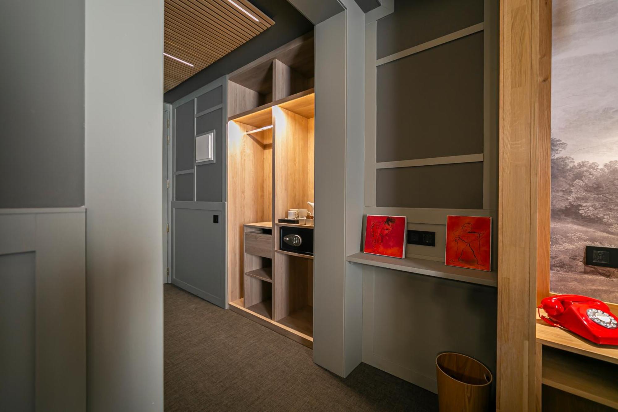 Hotel La Pau 4 Sup Barcelona Ngoại thất bức ảnh