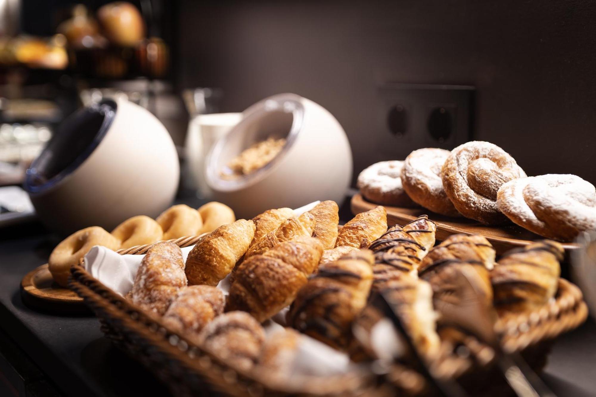 Hotel La Pau 4 Sup Barcelona Ngoại thất bức ảnh